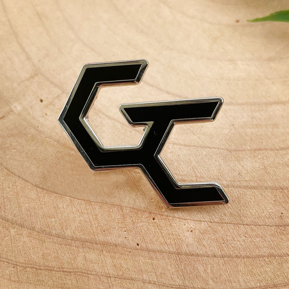 Broche com logotipo de coroa c - Anime Merchandise Logo avaliação e preço